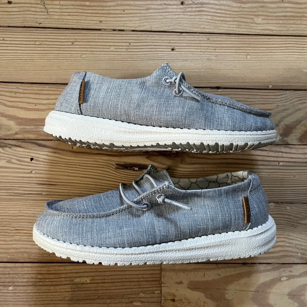 Hey Dude Wendy Youth Size K13 Grey Textile Slip On Moccasin Loafer Like New Shoe